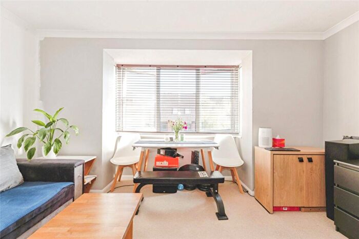 1 Bedroom Flat For Sale In Greyhound Road, Sutton, SM1