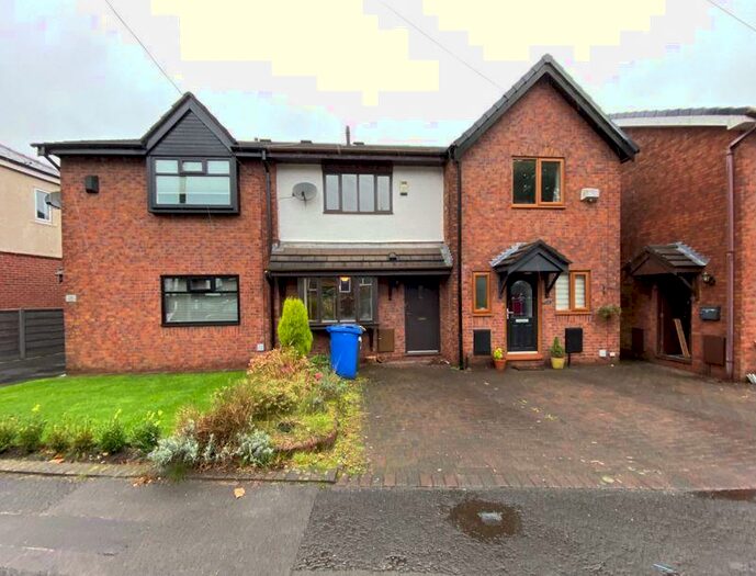 2 Bedroom Detached House To Rent In Cuckoo Lane, Manchester, M45