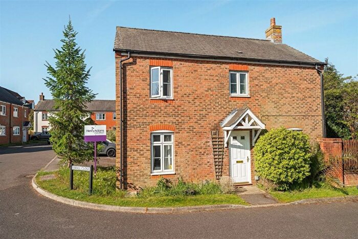 3 Bedroom Detached House To Rent In Small Close, Petersfield, Hampshire, GU31