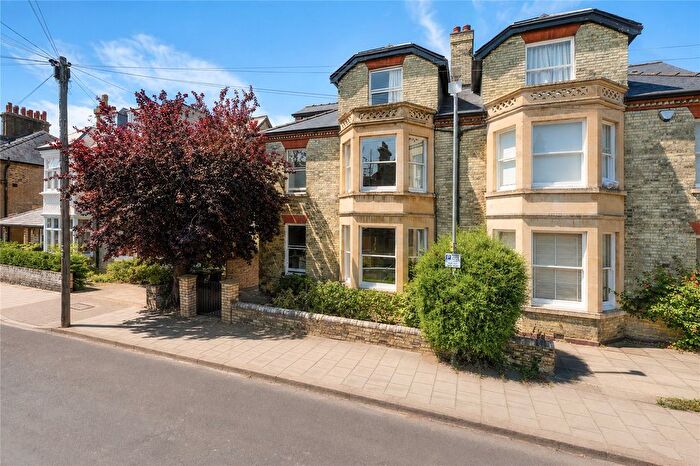 5 Bedroom Semi-Detached House For Sale In Glisson Road, Cambridge, Cambridgeshire, CB1
