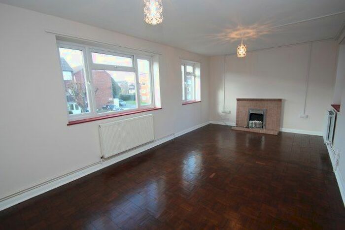 2 Bedroom Flat To Rent In Ashburton Road, Croydon, CR0