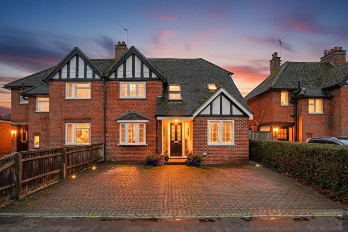 4 Bedroom Semi Detached House For Sale In Caldecott Road, Abingdon, OX14