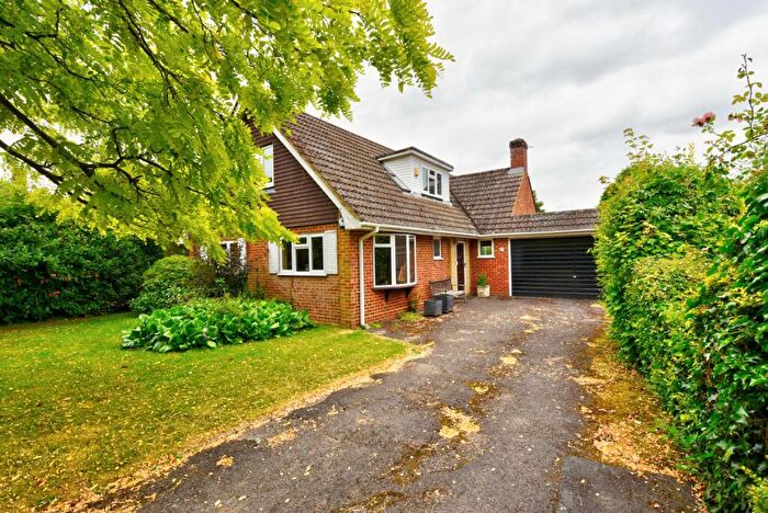 3 Bedroom Detached House For Sale In Orchard Close, Shiplake, RG9