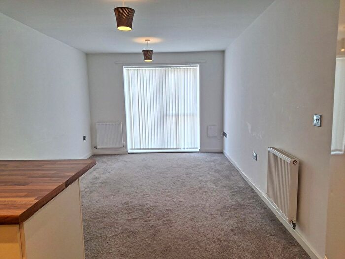 2 Bedroom Flat To Rent In Hartington Road, Altrincham, WA14