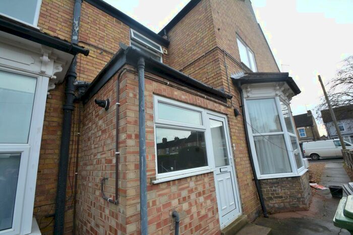 1 Bedroom Flat To Rent In Oundle Road, Fletton, PE2