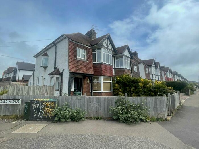 2 Bedroom Flat To Rent In Old Shoreham Road, Hove, East Sussex, BN3