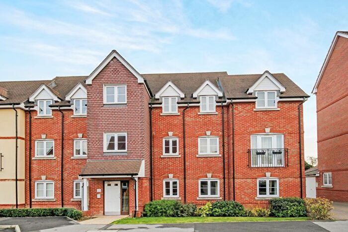 2 Bedroom Flat To Rent In Garstons Way, Holybourne, Alton, Hampshire, GU34