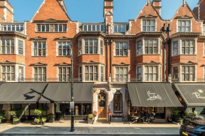 3 Bedroom Flat For Sale In Mount Street, Mayfair, W1K