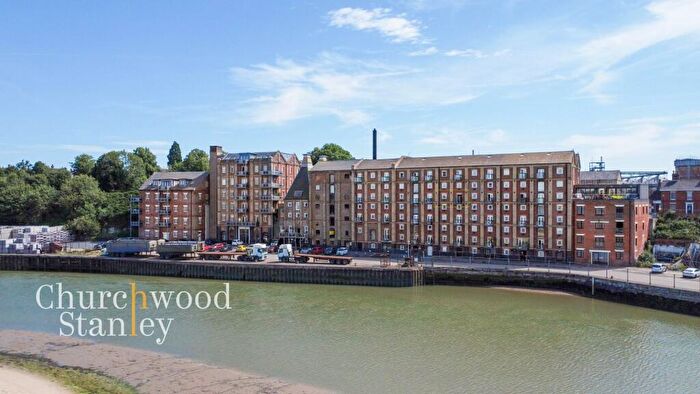 2 Bedroom Flat For Sale In High Street, Mistley, CO11