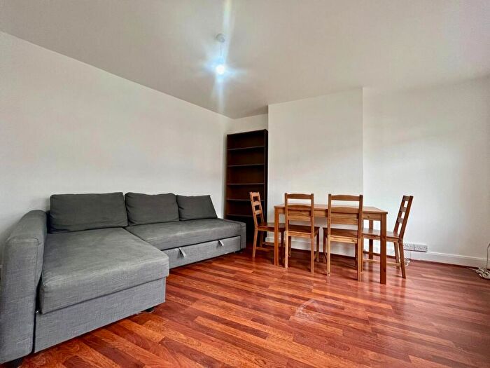 1 Bedroom Flat For Sale In Field End Road, Pinner, HA5