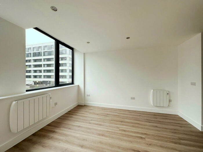 Flat To Rent In Talbot Road, Manchester, M16