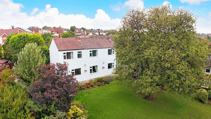 3 Bedroom Detached House For Sale In Bank Road, Gornal Wood, Dudley, DY3