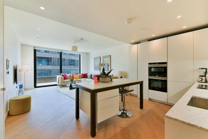 2 Bedroom Flat To Rent In Wood Crescent, London, W12