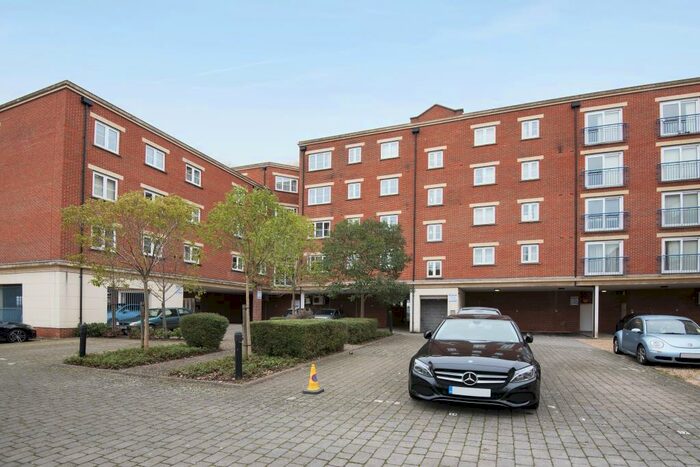 2 Bedroom Apartment To Rent In Woking, Surrey, GU21