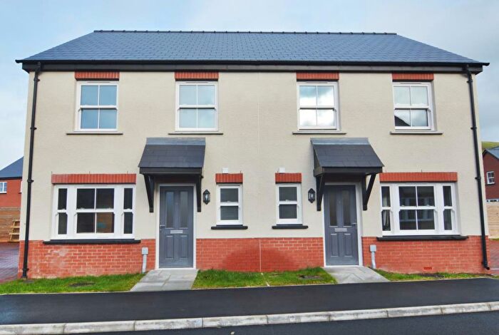 3 Bedroom Semi-Detached House For Sale In Llanddewi Hills, Llandrindod Wells, LD1