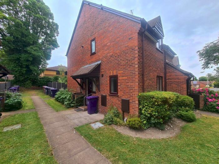 1 Bedroom Flat To Rent In King James Way, Royston, Hertfordshire, SG8