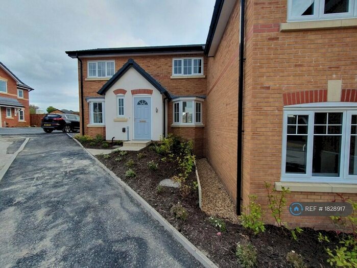 3 Bedroom Semi-Detached House To Rent In Middlewich Close, Horwich, Bolton, BL6