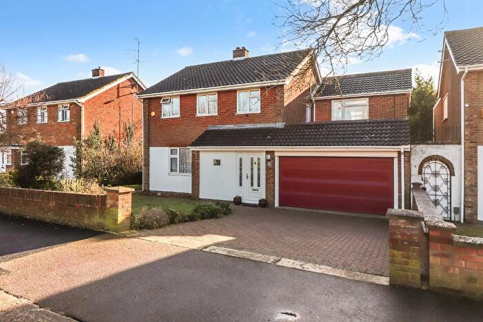 4 Bedroom Detached House For Sale In Ailsworth Road, Luton, Bedfordshire, LU3