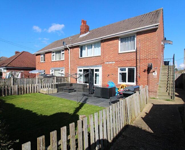 2 Bedroom Ground Maisonette For Sale In Renda Road, SO45