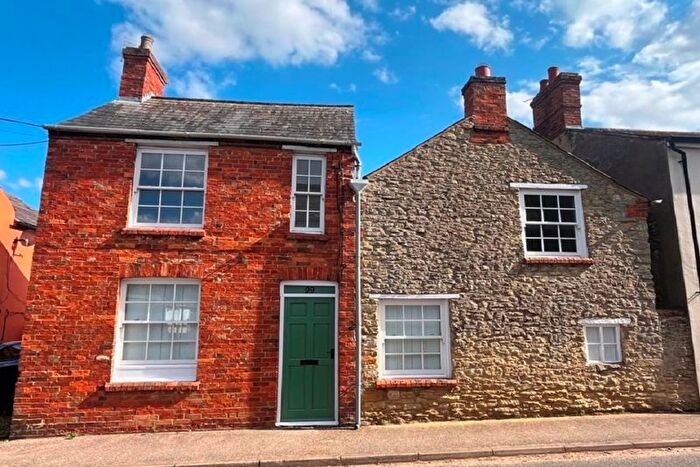 4 Bedroom Property For Sale In High Street, Harrold, Bedford, MK43