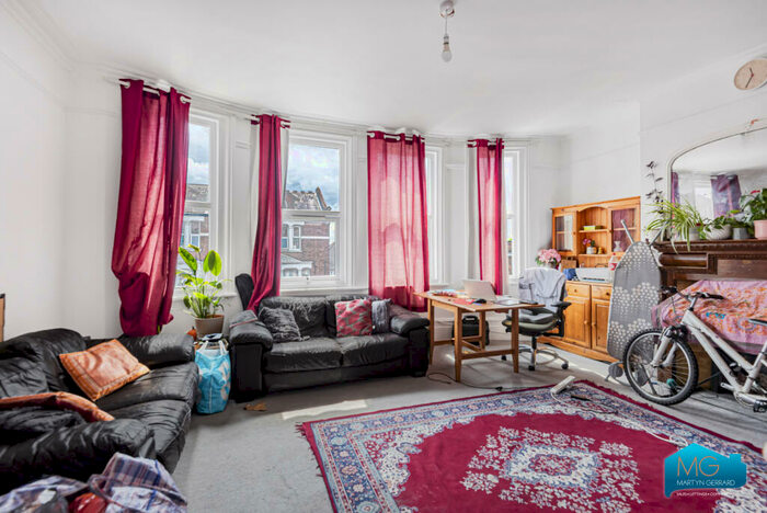 2 Bedroom Apartment To Rent In Ballards Lane, Finchley, London, N3