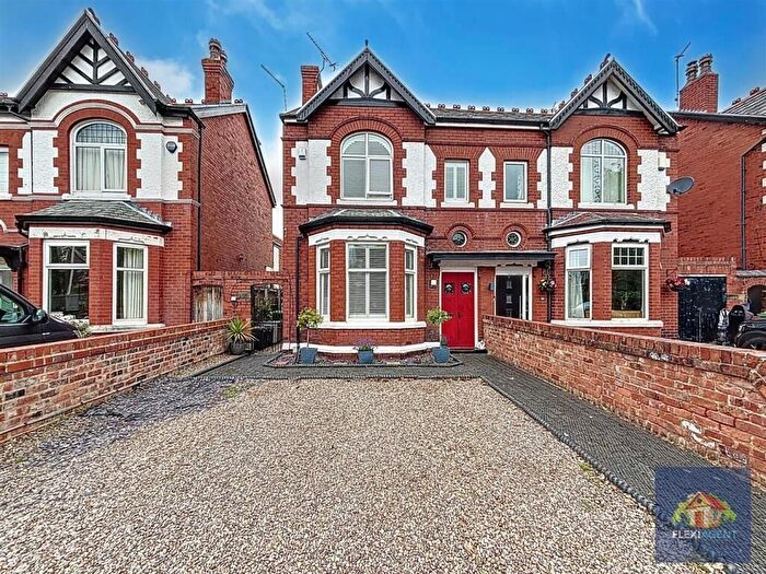 3 Bedroom Semi-Detached House For Sale In Wennington Road, Southport, PR9