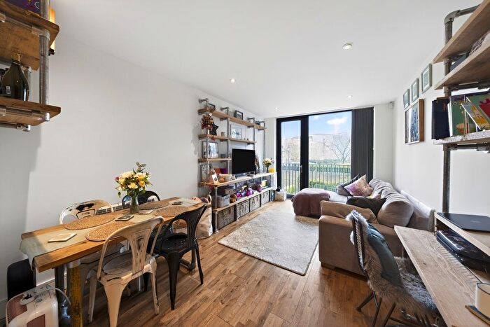 1 Bedroom Flat To Rent In City Walk, London, SE1