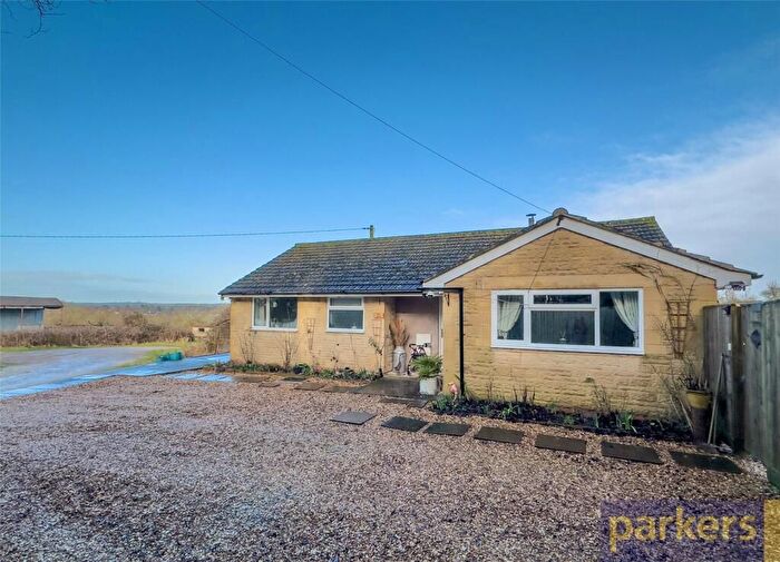3 Bedroom Detached Bungalow For Sale In Oxford Hill, Witney, OX29