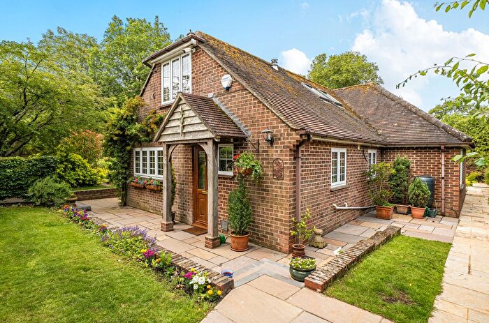 4 Bedroom Detached House For Sale In Heather Lane, Up Nately, Hook, RG27