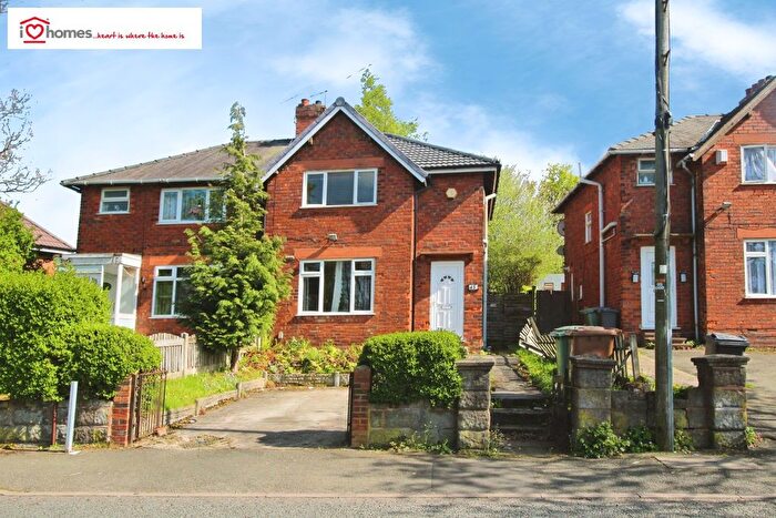 3 Bedroom Semi Detached House For Sale In Alumwell Road, Walsall, WS2