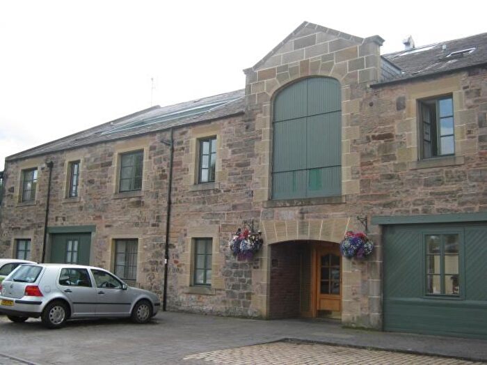 2 Bedroom Flat To Rent In The Moorings, Commercial Street, Leith, EH6