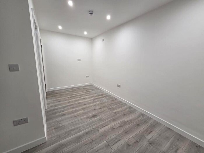 Studio To Rent In Fernhill Road, Farnborough, GU14