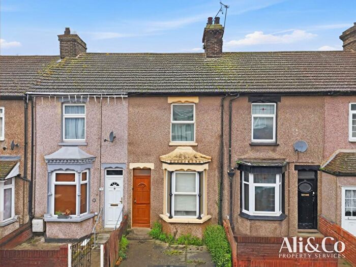 3 Bedroom Terraced House For Sale In East Street, South Stifford, Grays, RM20