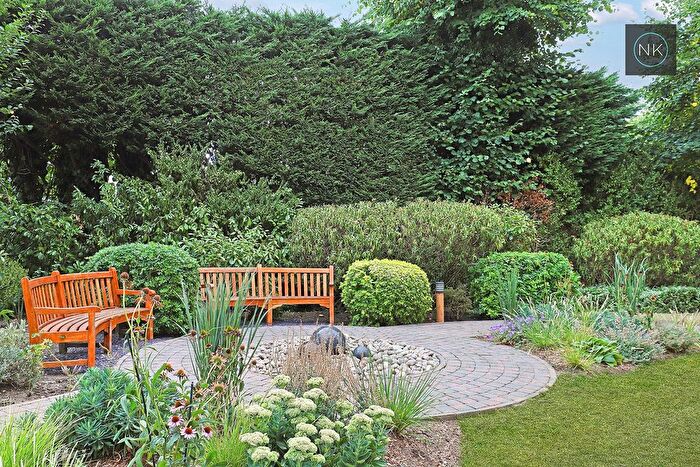 2 Bedroom Flat For Sale In Roebuck Heights, North End, Buckhurst Hill, Essex, IG9