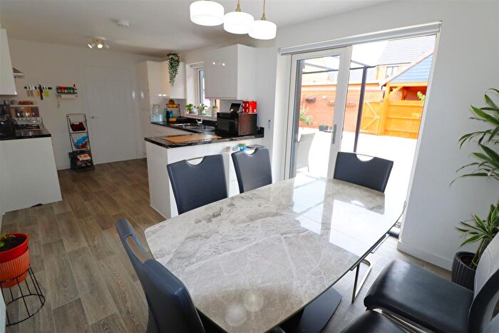 4 Bedroom Detached House For Sale In Thomas Stanley Drive, Rainham, ME8