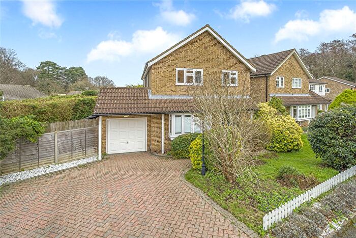 4 Bedroom Detached House For Sale In Knaphill, Woking, Surrey, GU21