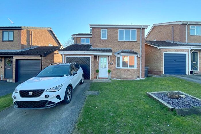 3 Bedroom Detached House For Sale In Malham Grove, Halfway, Sheffield, Sheffield, S20