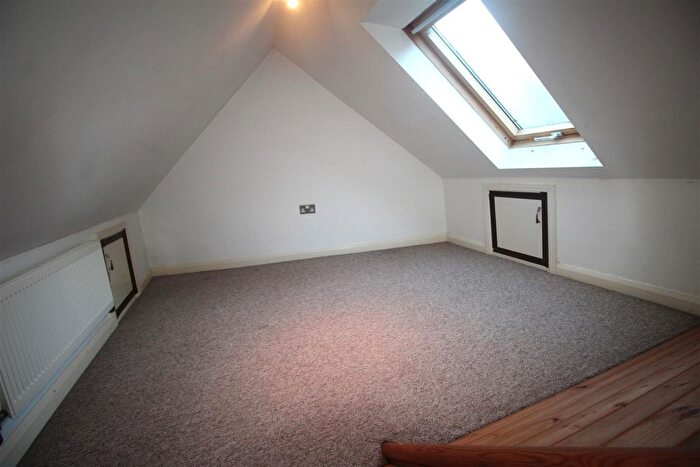 1 Bedroom Detached Bungalow To Rent In Wykeham Road, Worthing, West Sussex, BN11