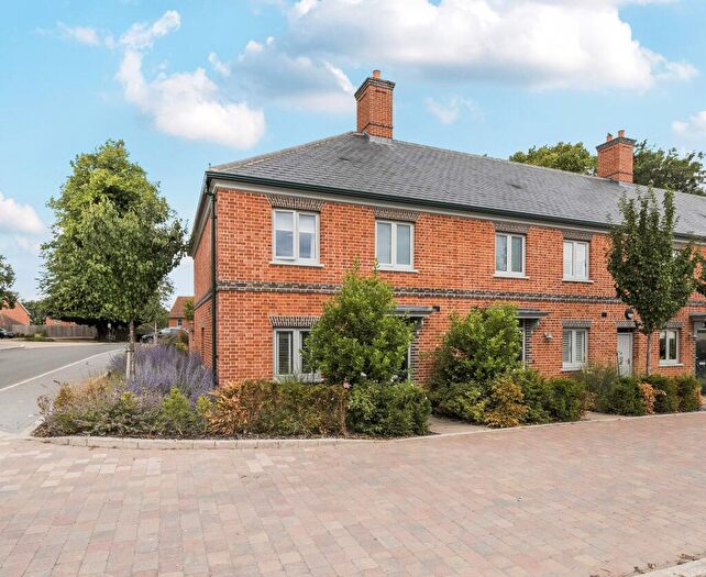 3 Bedroom End Of Terrace House For Sale In Park Lane, Burderop Park, Wiltshire, SN4