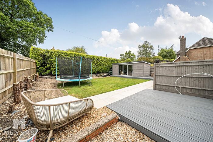 4 Bedroom Detached House For Sale In Wareham Road, Wimborne, BH21