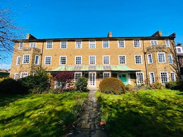2 Bedroom Flat To Rent In Highfield Lodge, Highfield Lane, Southampton, Hampshire, SO17