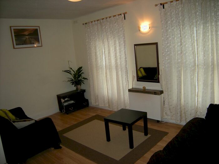 1 Bedroom Flat To Rent In Wallwood Road, Leytonstone E11