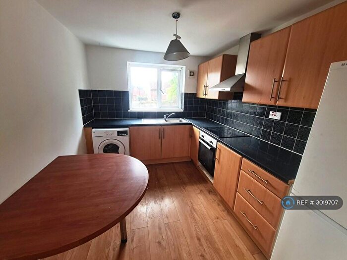 3 Bedroom Flat To Rent In Alderwood Avenue, Liverpool, L24