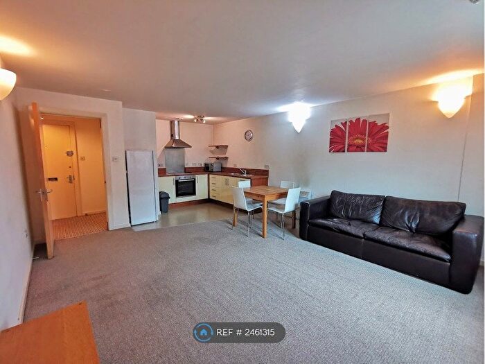 1 Bedroom Flat To Rent In City Point, Salford, M3
