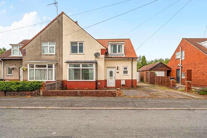 3 Bedroom Semi-Detached House For Sale In The Mount, Selby, YO8