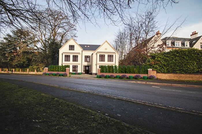 2 Bedroom Apartment For Sale In Benson Road, Stratford Upon Avon, Warwickshire, CV37