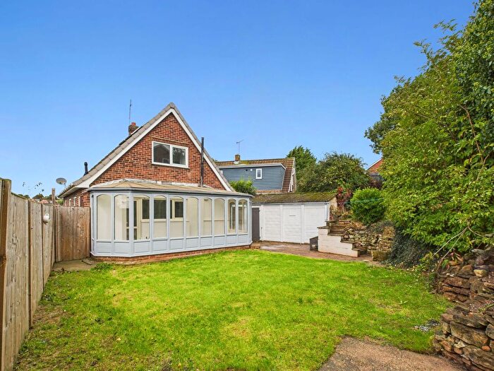 3 Bedroom Detached House For Sale In South View Road, Carlton, Nottingham, NG4