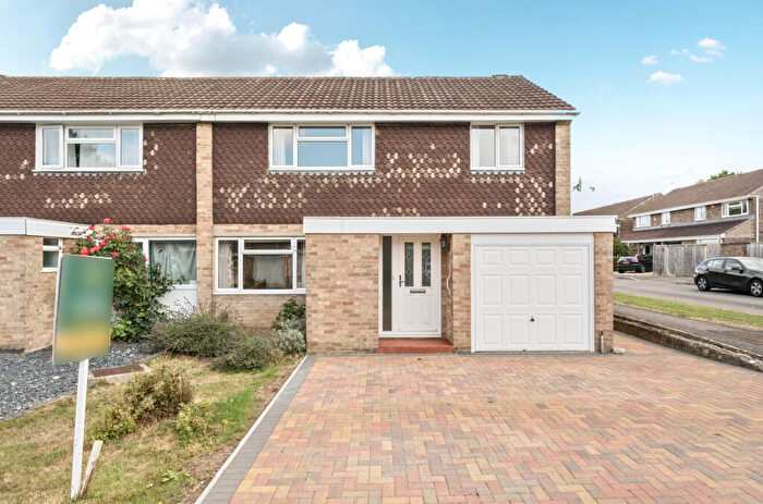 4 Bedroom Semi Detached House For Sale In Fanstones Road, Eldene, Swindon, SN3