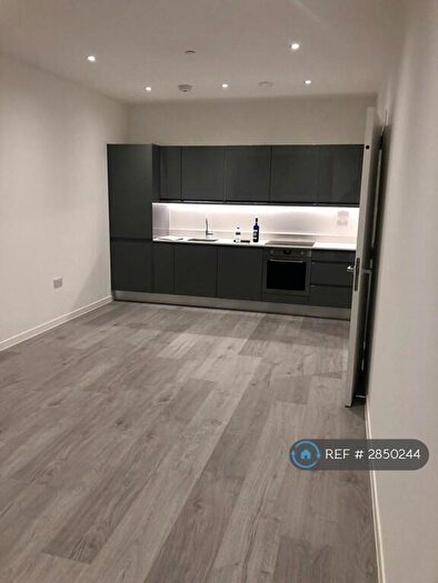 2 Bedroom Flat To Rent In Tempus House, Milton Keynes, MK9