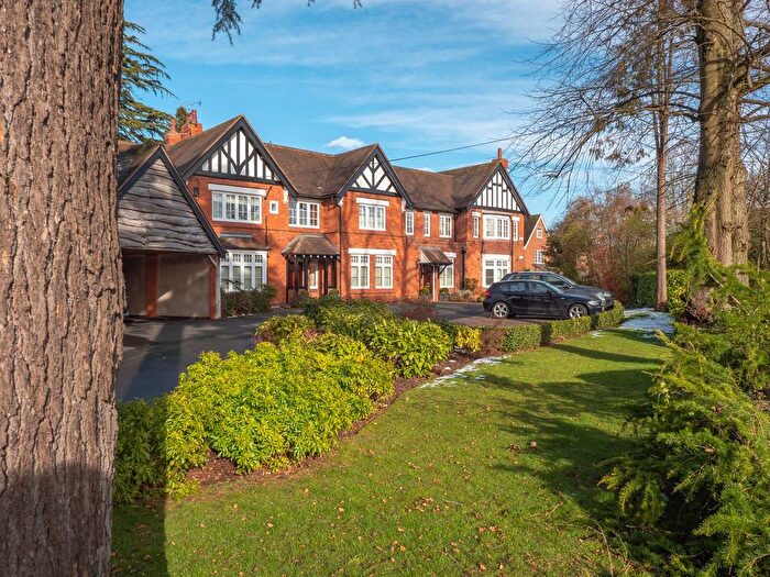 3 Bedroom Flat For Sale In Henley Road, Claverdon, Warwickshire, CV35